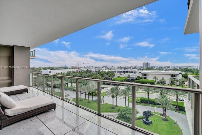 Building Photo - 9705 Collins Ave