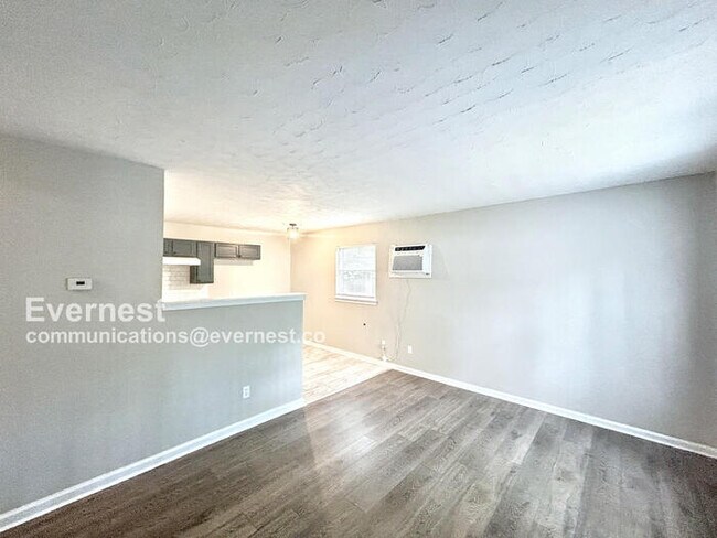 Building Photo - 4624 Sunnybrook St