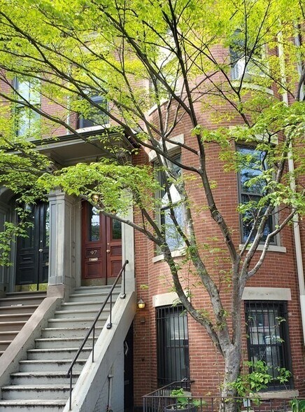 Building Photo - 95 Appleton St