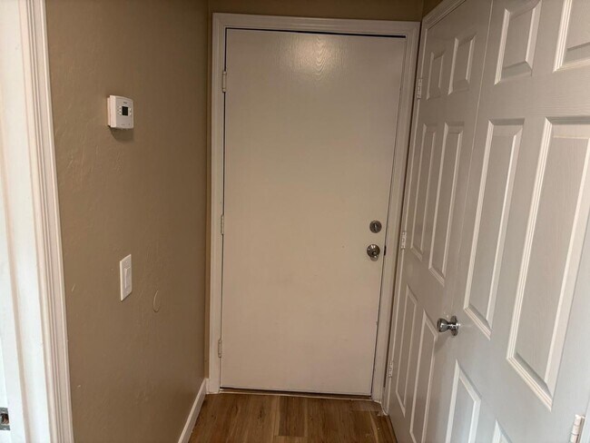 Building Photo - Charming 3BR House in Phoenix