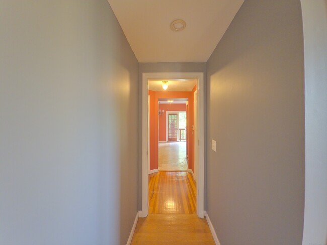 Building Photo - 421 Wethersfield Ave
