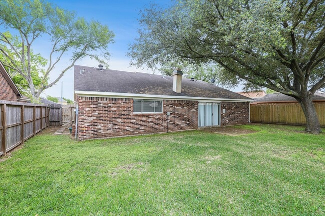 Building Photo - 5039 Tain Dr