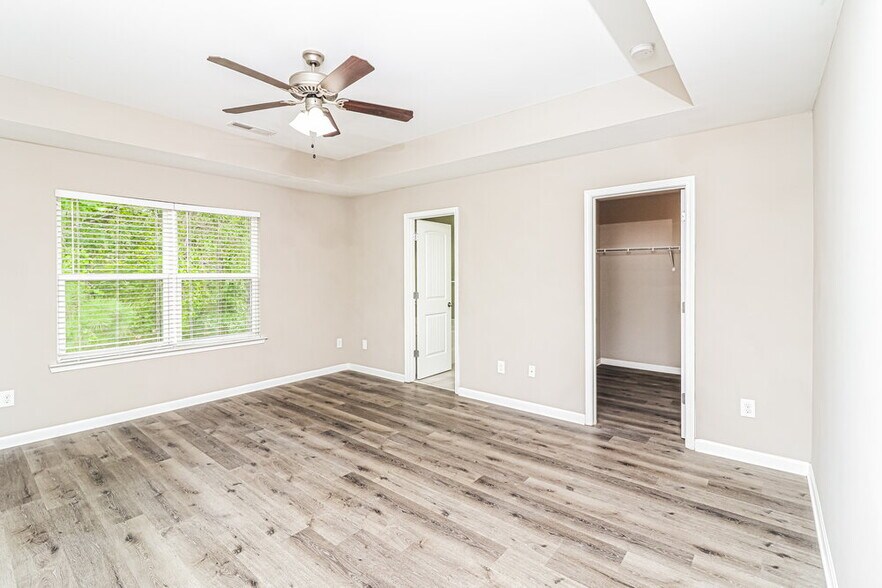 Building Photo - 542 Fieldcrest Dr