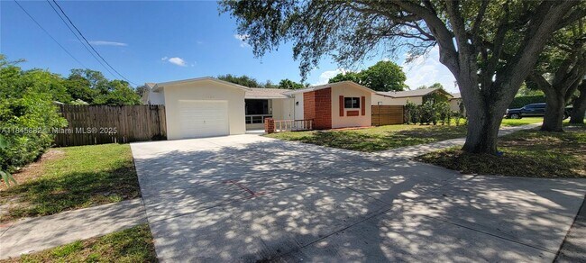 Building Photo - 9060 SW 53rd St
