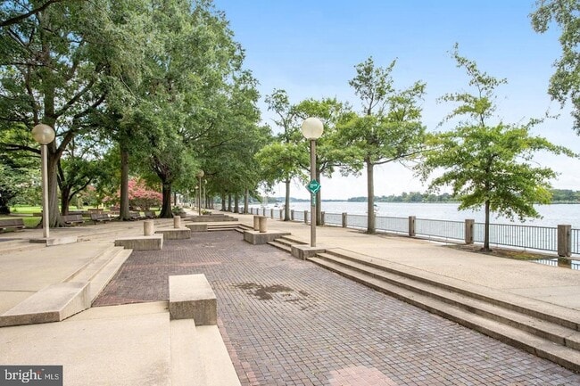 Building Photo - 560 N Street SW Unit UNIT N409