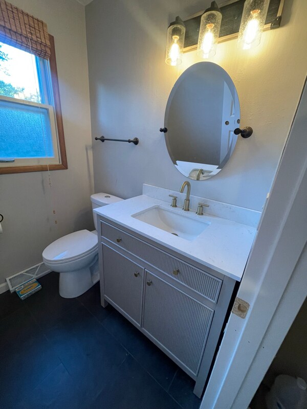 Building Photo - 5965 Teakwood Dr