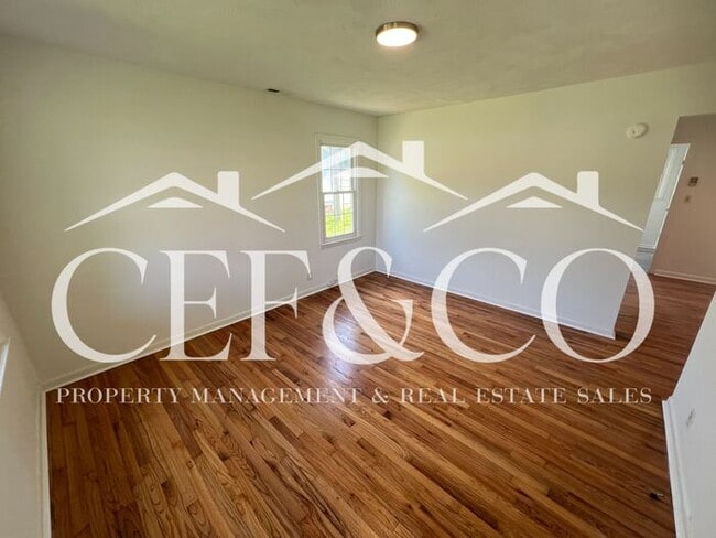 Building Photo - Charming 3-Bedroom, 1-Bathroom Home in Cow...