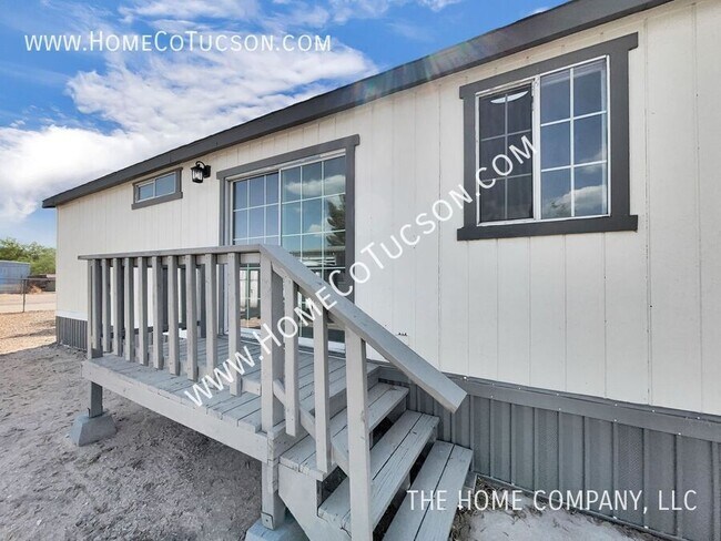 Building Photo - 2662 W Golda St