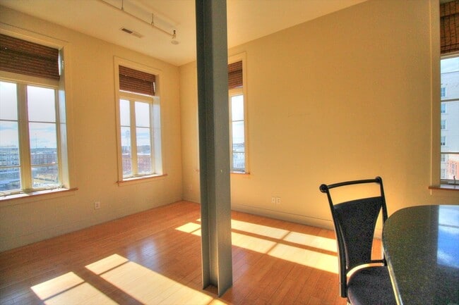 Building Photo - Gorgeous Studio Condo On The 4th Floor Of The Kress Building In Downtown Durham!
