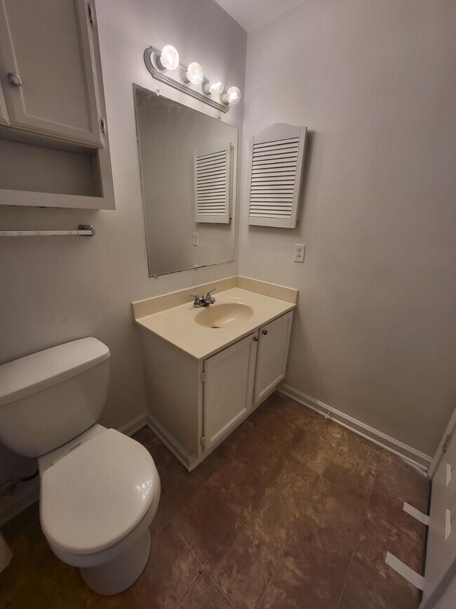 Building Photo - 5451 Lynbrook Lndg