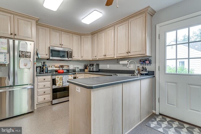 Building Photo - 8307 Carrleigh Pkwy