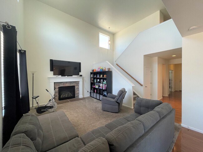 Building Photo - Spacious Charmer in sought after Meridian Ranch community- 2 houses from park