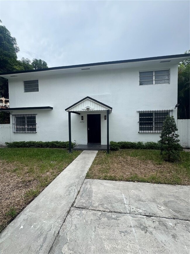 Building Photo - 3240 SW 22nd Terrace