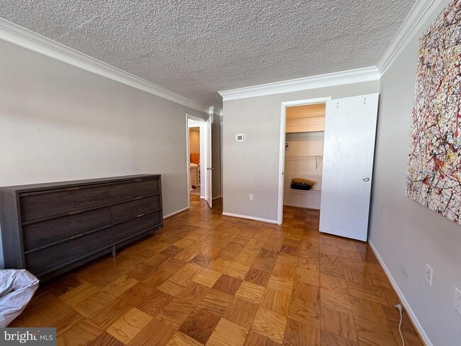 Building Photo - 5353 Columbia Pike