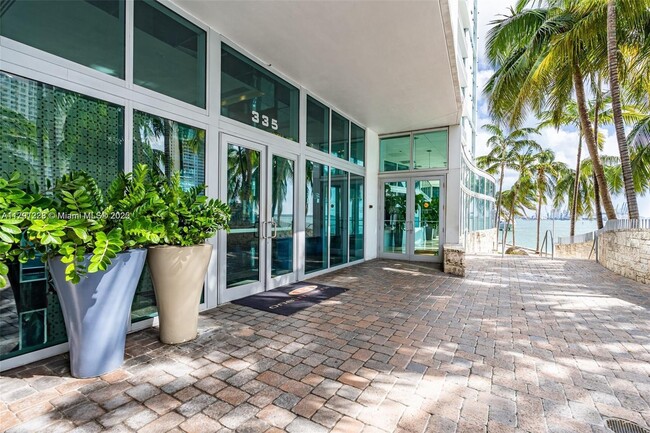 Primary Photo - 335 S Biscayne Blvd