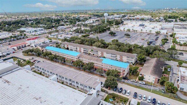 Building Photo - 3755 S School Ave