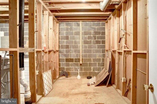 Building Photo - 4905 Van Walbeek Plz