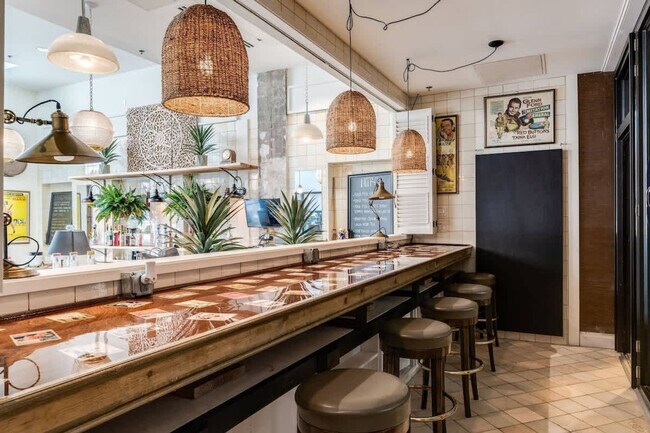 Building Photo - 309 Vine St