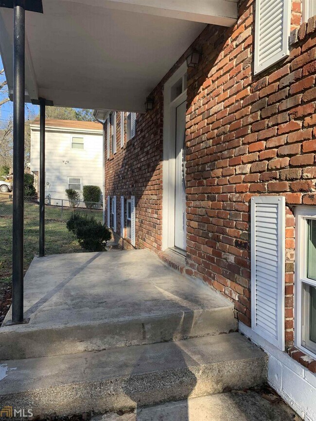 Building Photo - 6416 Westbury Rd