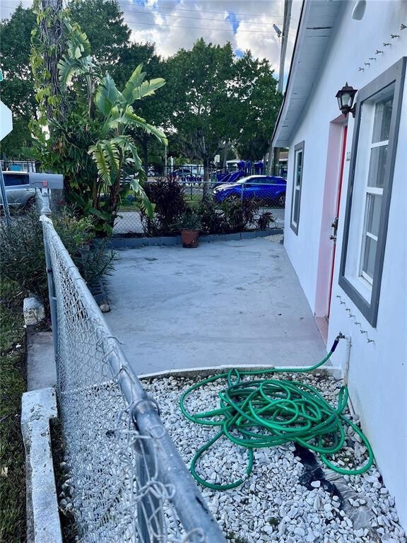 Building Photo - 2201 NE 135th Ln