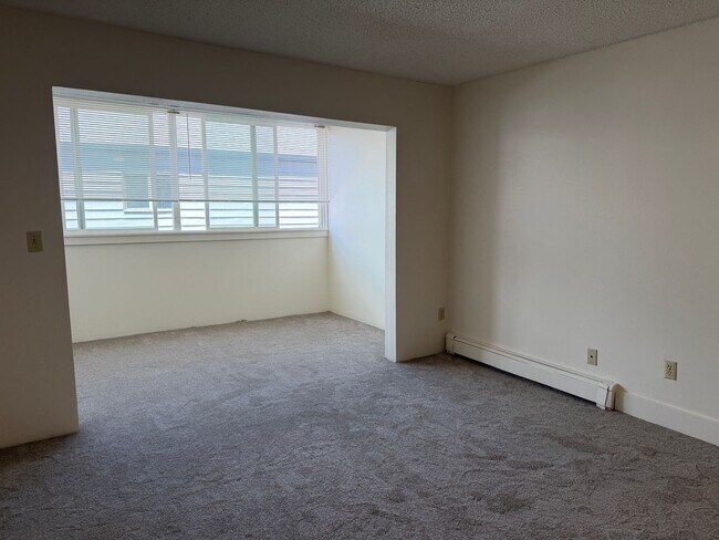 Building Photo - 1135 Florida Rd