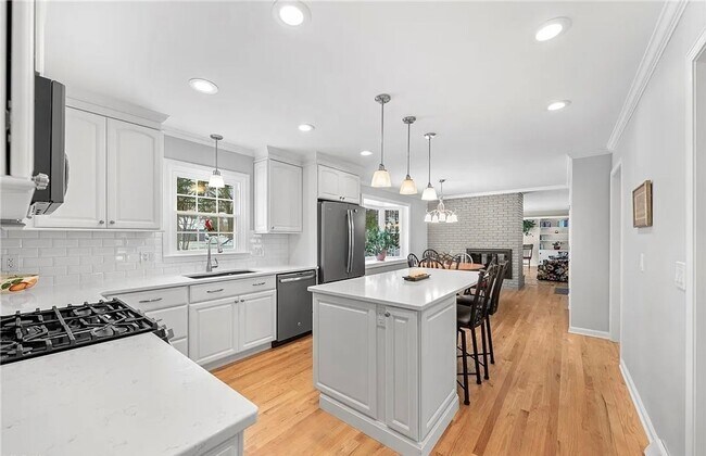 Building Photo - 118 Clairhaven Dr