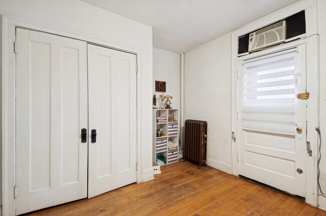 Building Photo - 6238 N Broadway