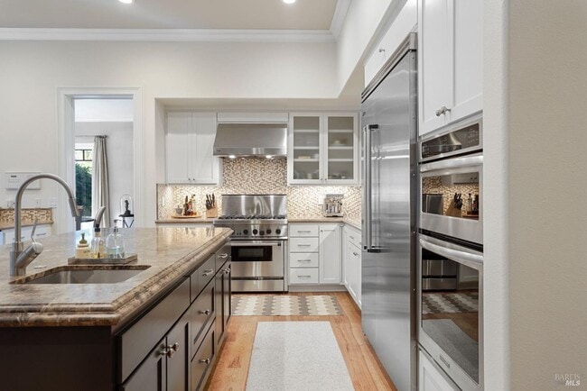 Building Photo - 10 Idlewood Rd