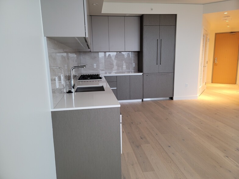 Building Photo - 2510 6th Ave