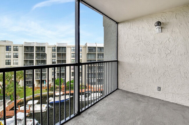 Building Photo - 21 Royal Palm Way