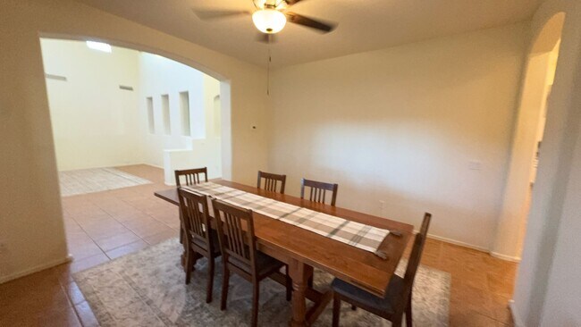 Building Photo - Horse Property in QC