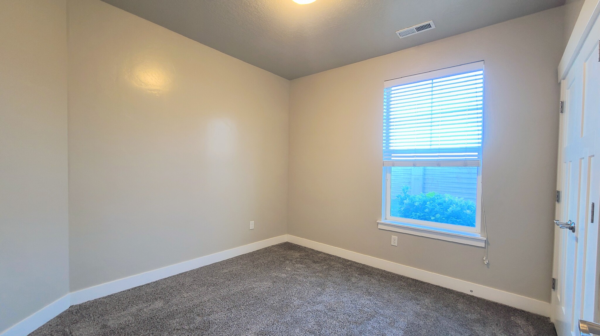 Second room - This room is currently occupied - 74 Silver Springs Drive