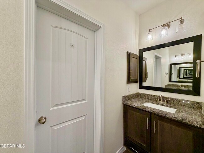 Building Photo - 122 Esther Trl