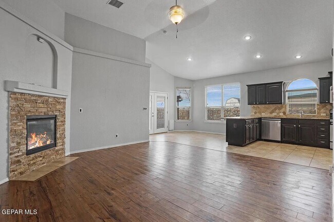 Building Photo - 14344 Alma Point Dr