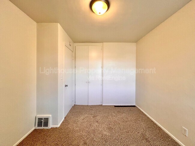 Building Photo - 2278 Nelson Ave SE