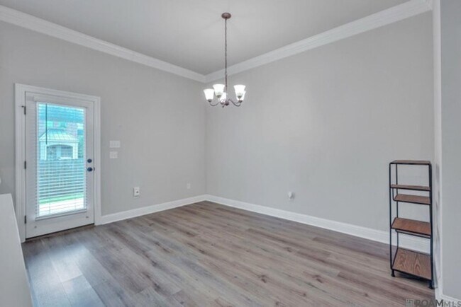 Building Photo - 7248 Kenilworth Crossing Ave