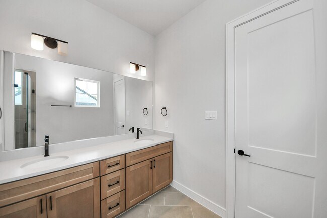 Building Photo - 6519 Old Olive Tree Dr