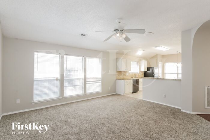 Building Photo - 2500 Crystal Falls Dr