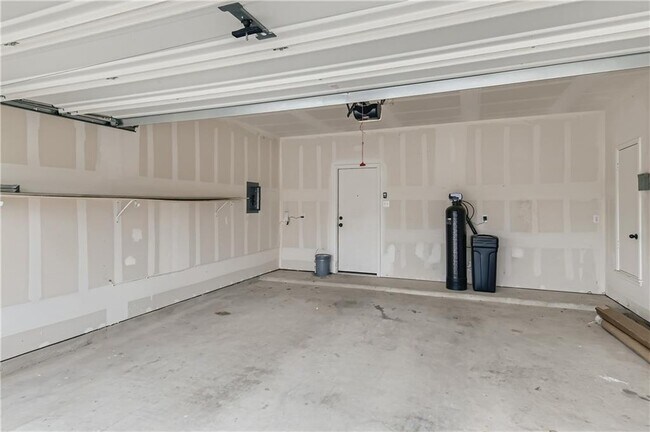 Building Photo - 13905 Vigilance St