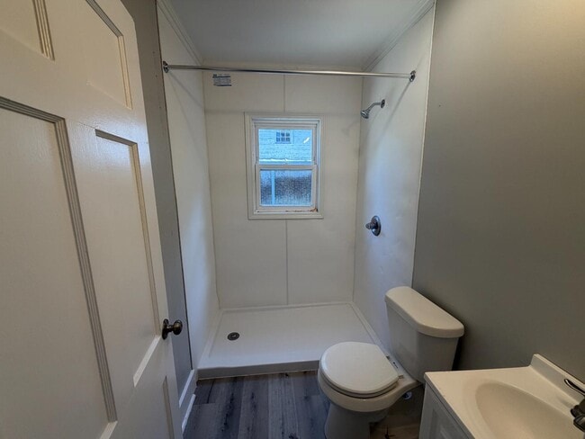 Building Photo - 1310 Martin St