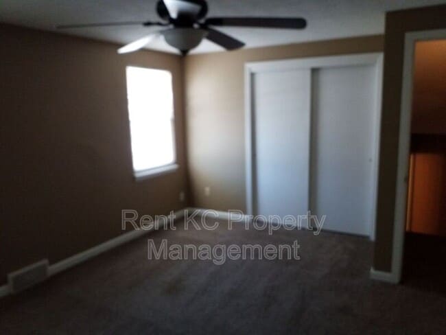 Building Photo - 10013 N Harrison Dr
