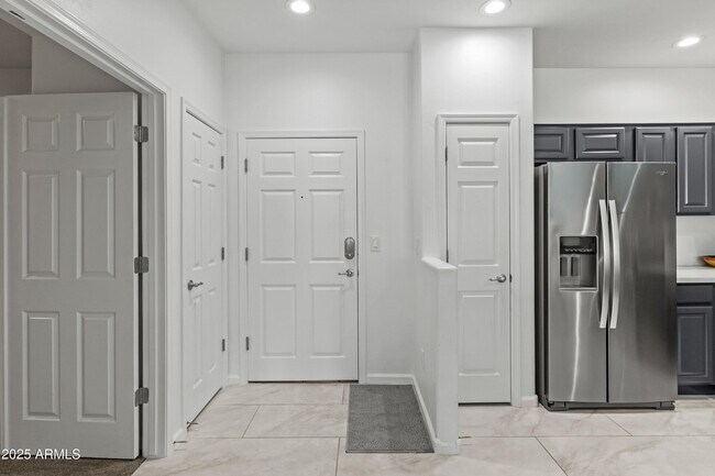 Building Photo - 14000 N 94th St