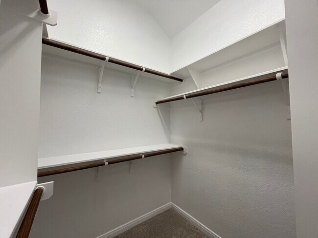 Building Photo - 7519 Broadmoor Cv