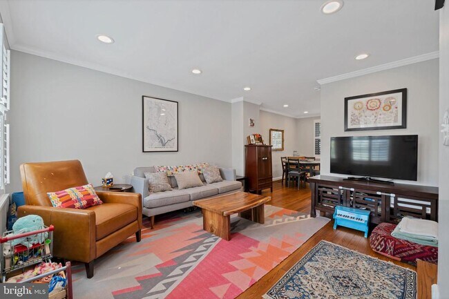 Building Photo - 3043 S Abingdon St