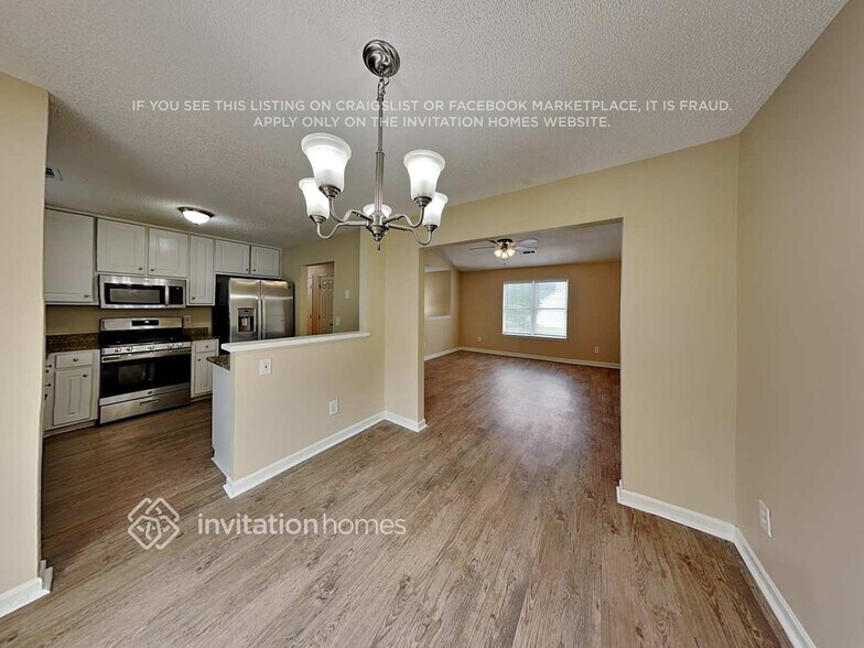 Building Photo - 869 Tramore Dr