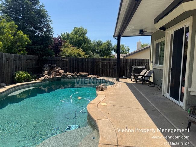Building Photo - 2169 Mount Errigal Pl
