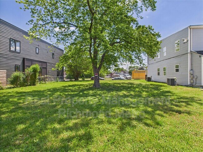 Building Photo - 1610 N 28th St