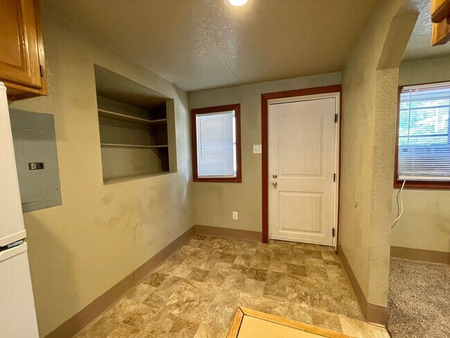 Building Photo - 1130 13th St