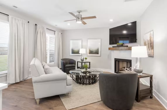 Building Photo - 229 Hudson Dr