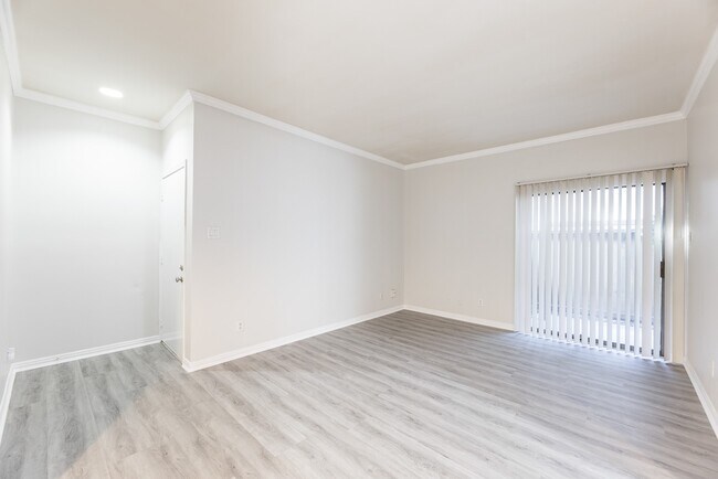 Building Photo - 10047 Westpark Dr